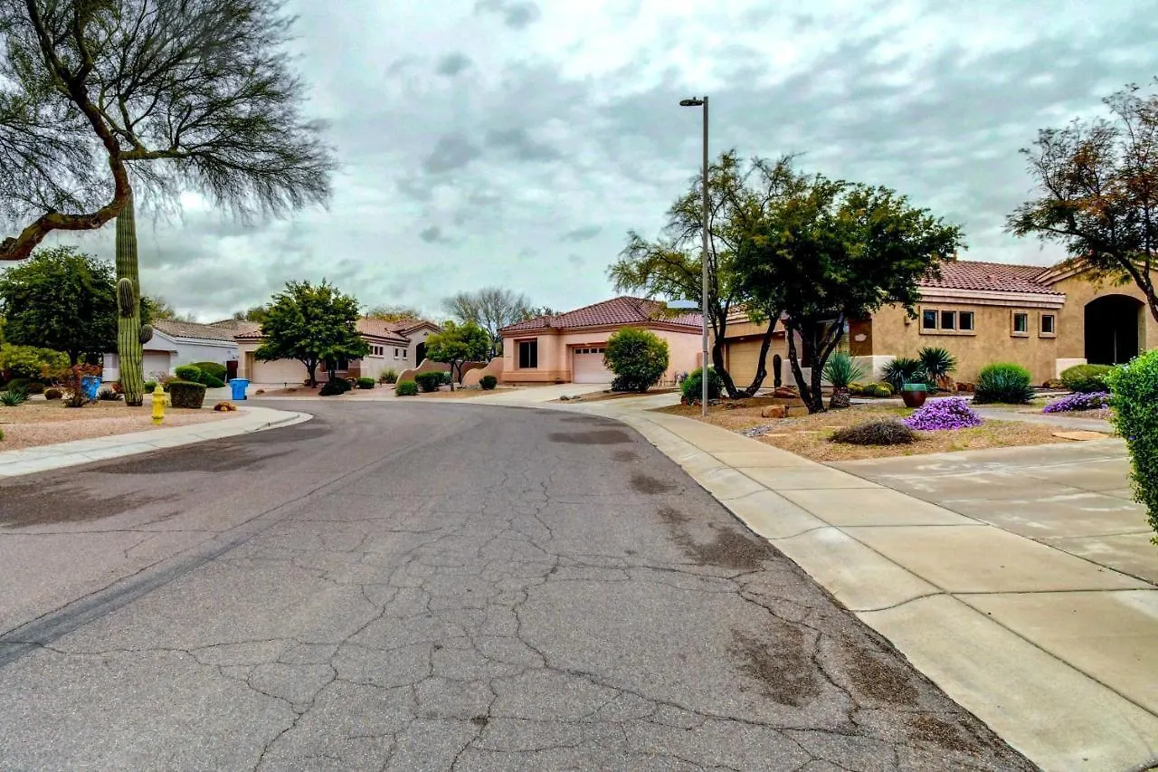 Arizona Vacation Rental With Private Pool And Pergola! Phoenix 0*,
