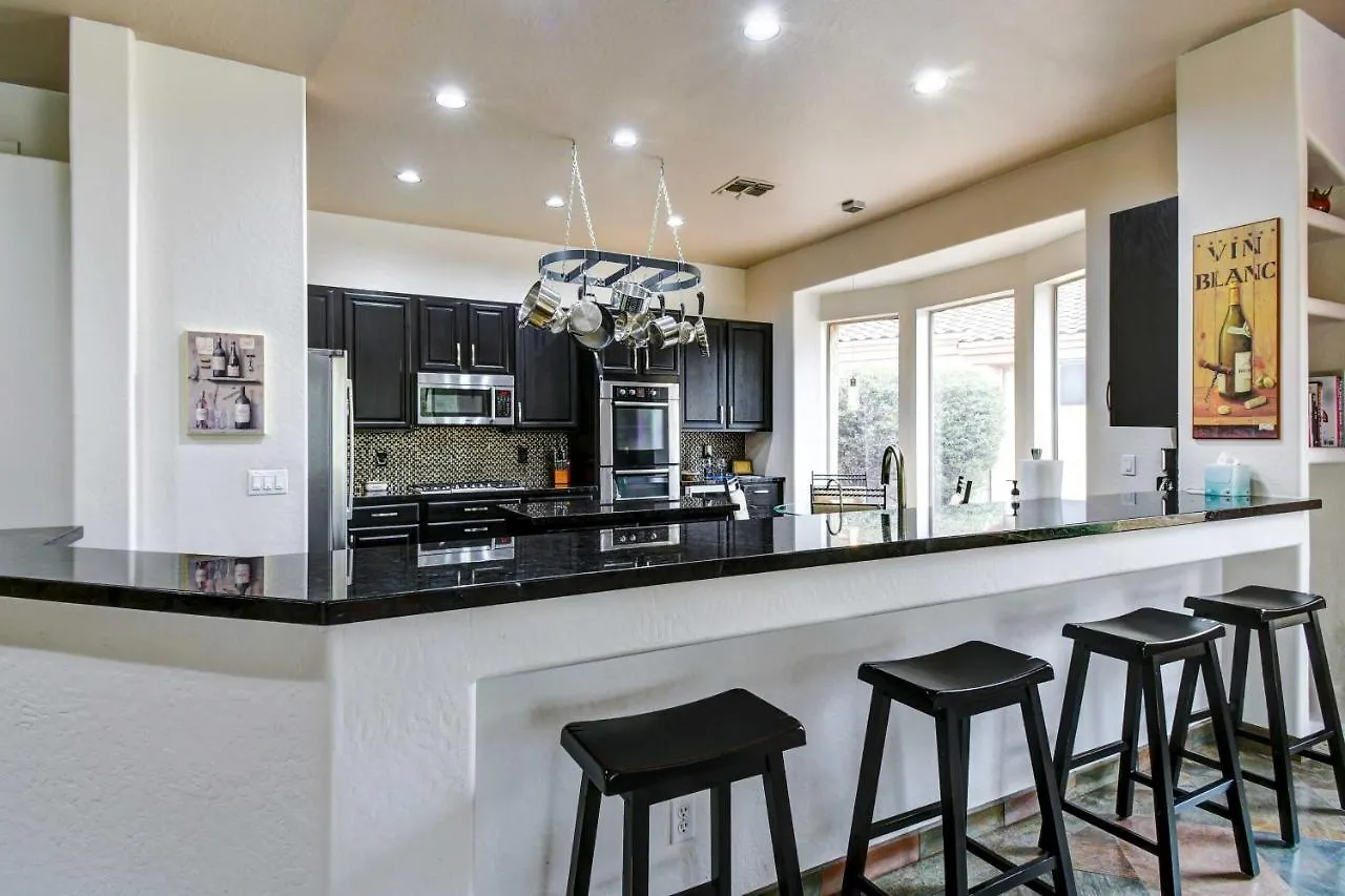 Arizona Vacation Rental With Private Pool And Pergola! Phoenix 0*,